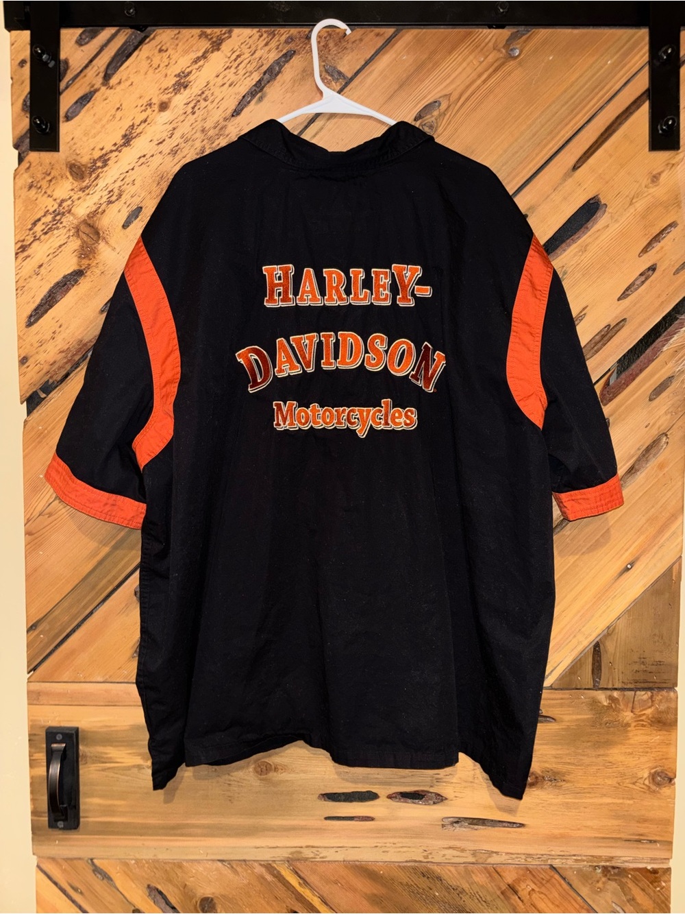Harley-Davidson Black and Orange Logo Back button up